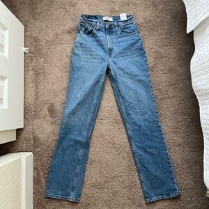Abercrombie Ultra High Rise 90s Straight Jean - never worn!!!!